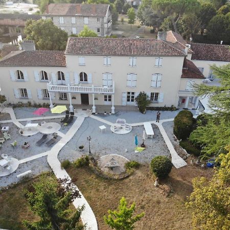 Le Clos Des Cedres B&B La Rochefoucauld Dış mekan fotoğraf