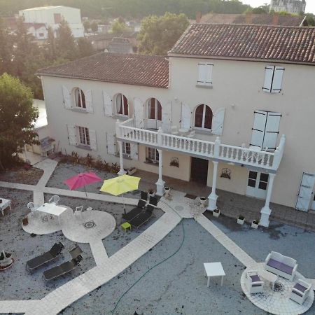 Le Clos Des Cedres B&B La Rochefoucauld Dış mekan fotoğraf