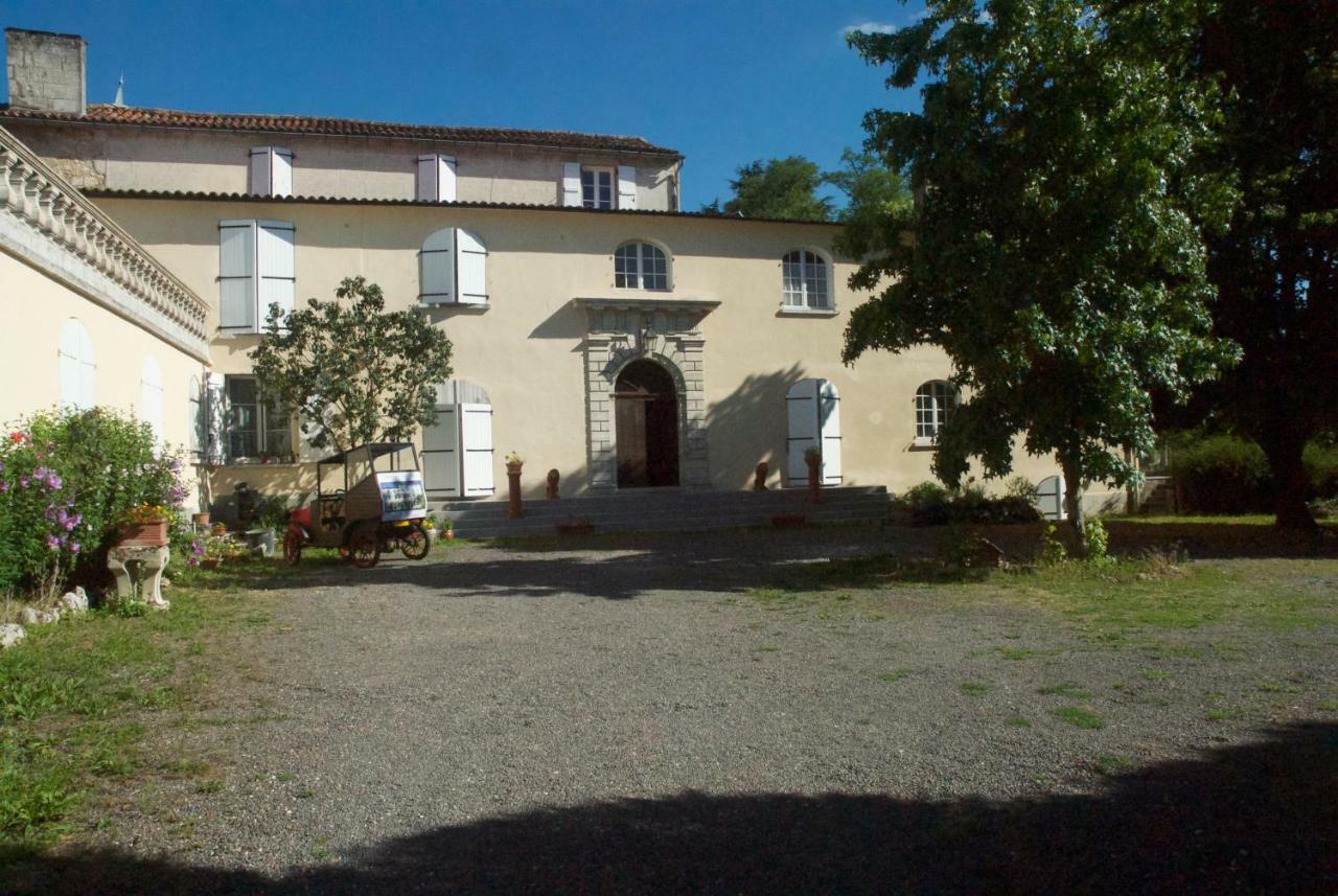 Le Clos Des Cedres B&B La Rochefoucauld Dış mekan fotoğraf