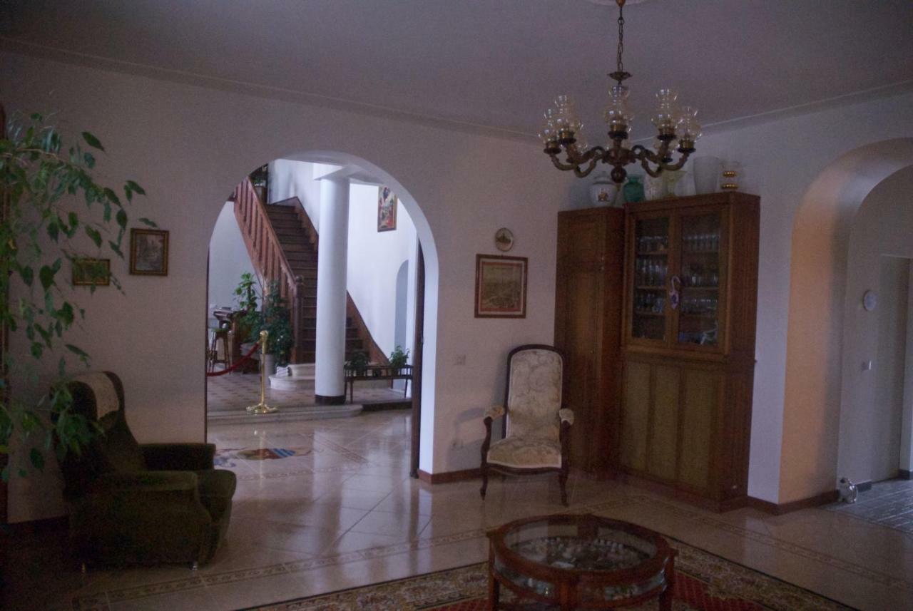 Le Clos Des Cedres B&B La Rochefoucauld Dış mekan fotoğraf
