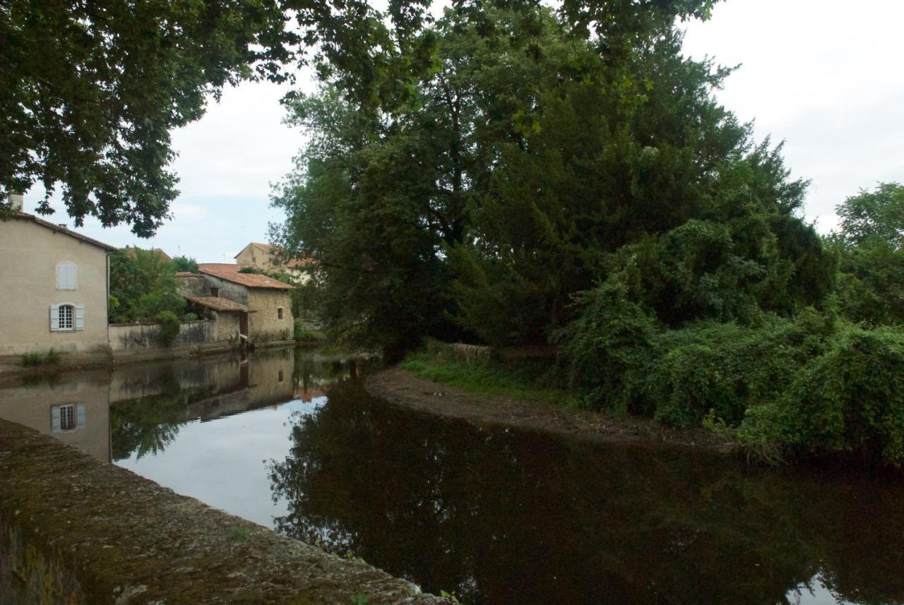 Le Clos Des Cedres B&B La Rochefoucauld Dış mekan fotoğraf